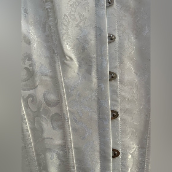 Lace Up Corset with Thong - Picture 4 of 8